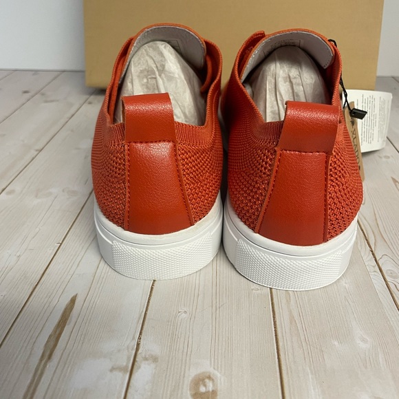 Vibrant Orange Women's Sneakers new in box - Picture 4 of 10